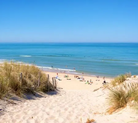 Esperanza Des Landes *